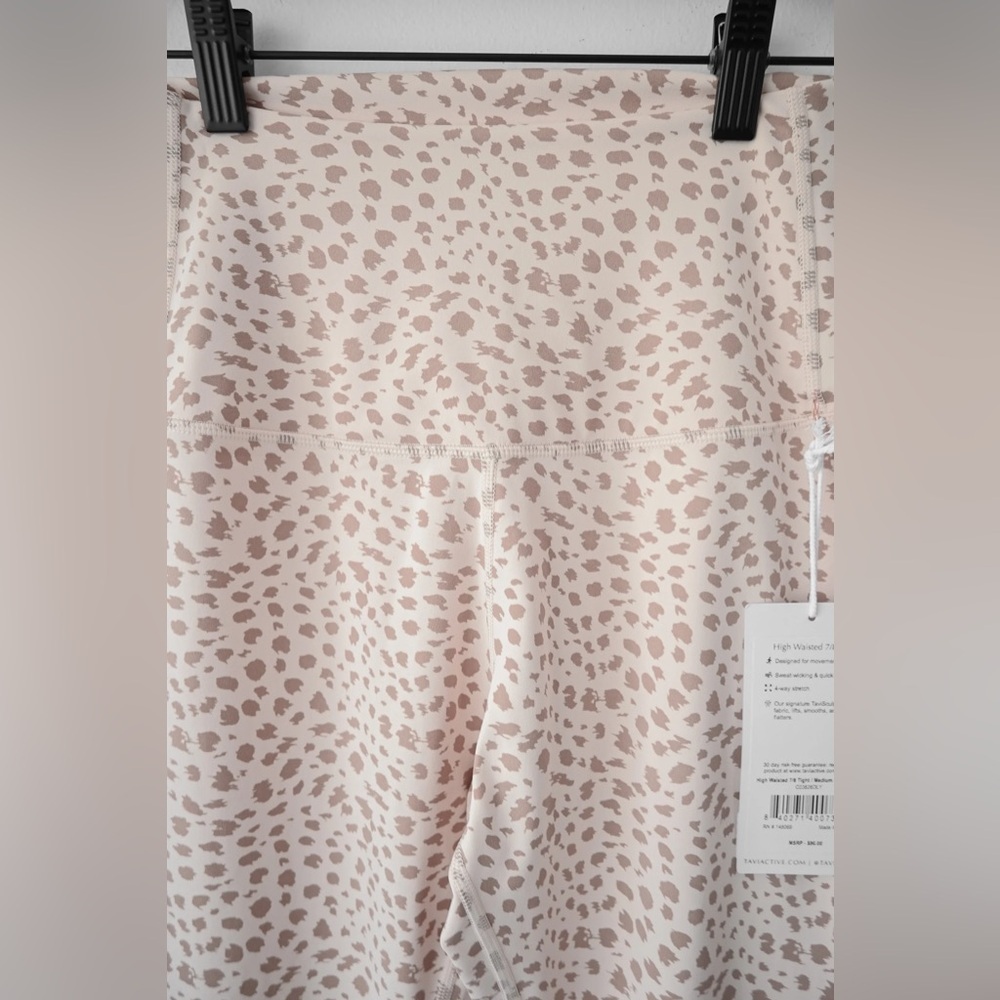 TAVI High Waisted Legging - Picture 4 of 9